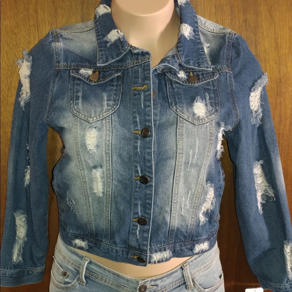 Super cute! Distressed Jean Jkt